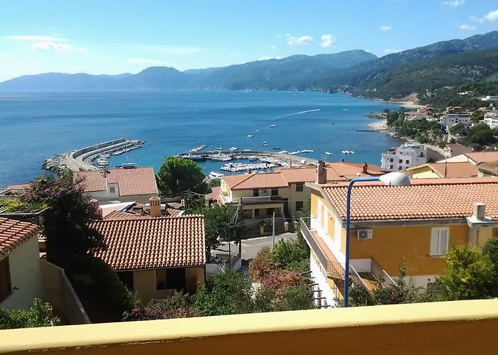 アパート Neruda カーラゴノネ