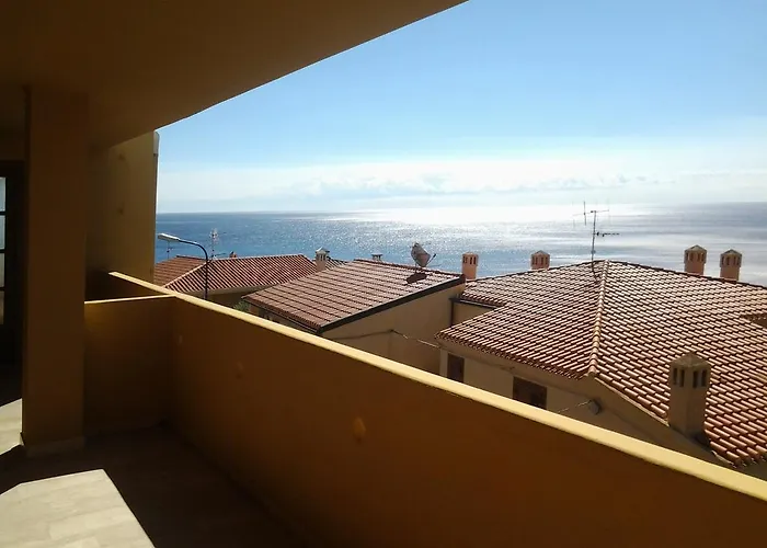 アパート Neruda カーラゴノネ