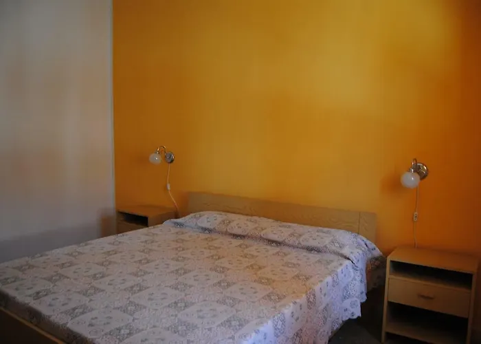 アパート Neruda カーラゴノネ