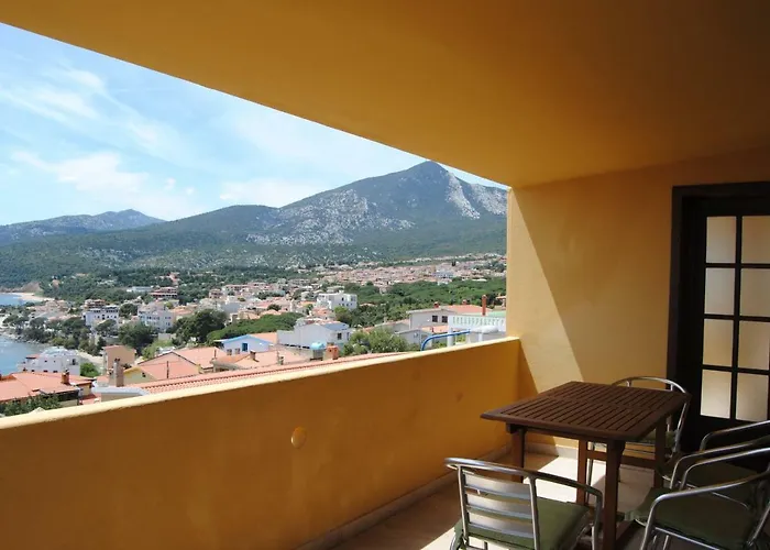 アパート Neruda カーラゴノネ